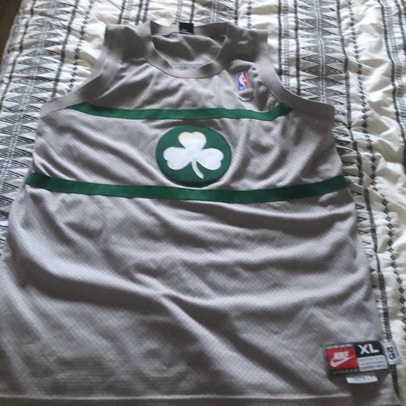Retro Celtics Jersey, Paul Pierce - Picture 1 of 2